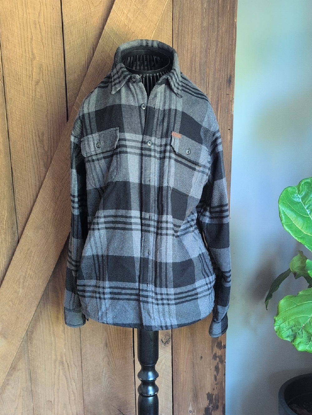 Men's Orvis Gray & Black Plaid Button-Front Shacket